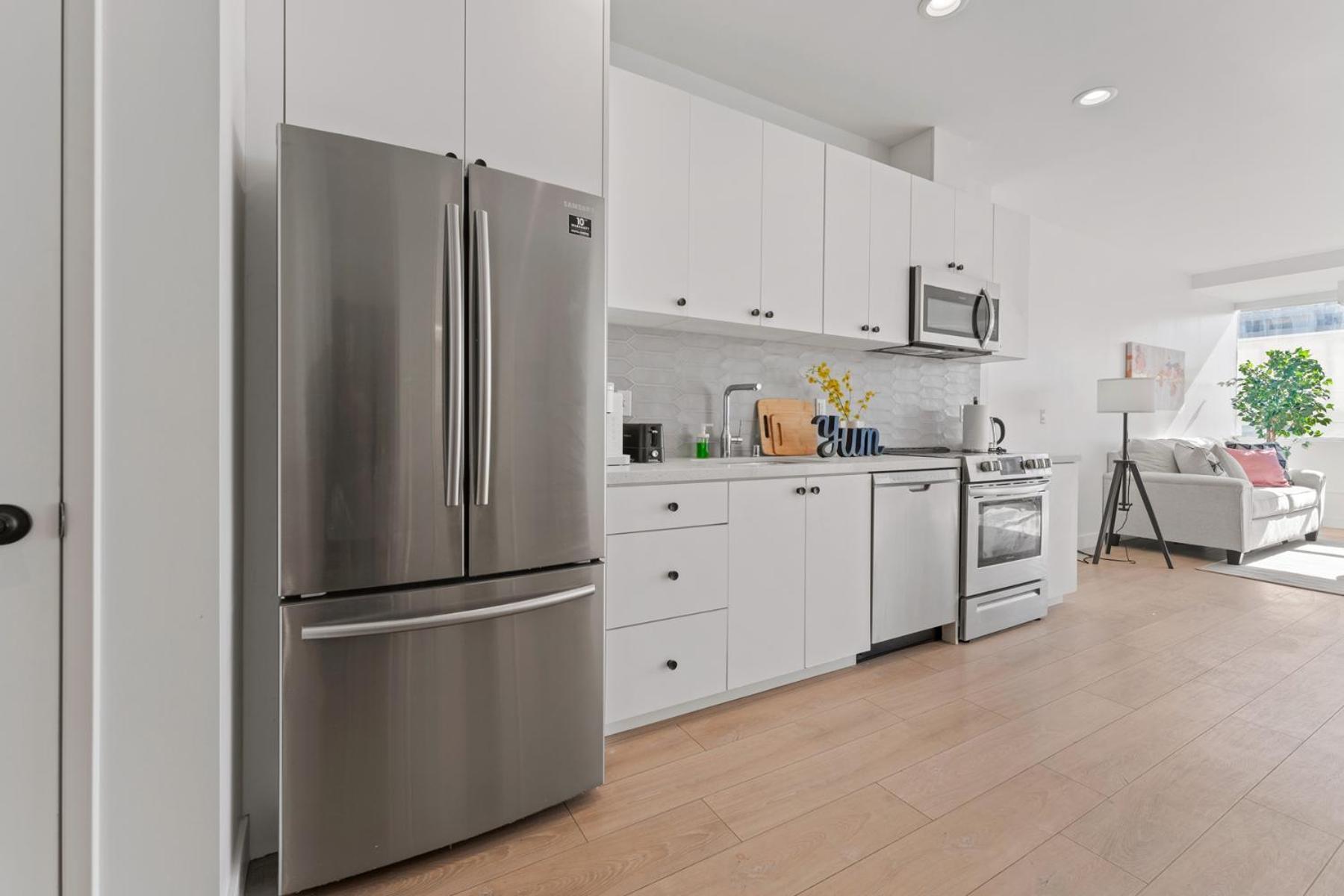 Stylish Downtown La Getaway - Prime Location On Wilshire Blvd! 2 Bedroom 1 Bath Hotel Los Angeles